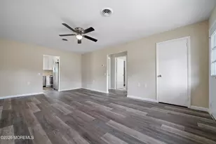 18 N Chestnut Ave, Whiting, NJ 08759 - Photo 9