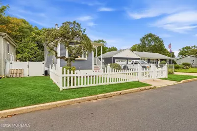 9 Briarcliff Place, Port Monmouth, NJ 07758 - Photo 5