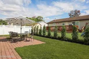 16 Pinetree Ln, Manalapan Township, NJ 07726 - Photo 19
