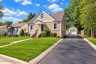 542 Clinton Ave, Belford, NJ 07718 - Photo 1