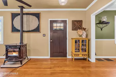 542 Clinton Avenue, Belford, NJ 07718 - Photo 3