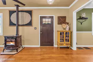 542 Clinton Ave, Belford, NJ 07718 - Photo 3