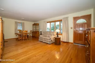 331 Sherwood Dr, Aberdeen Township, NJ 07735 - Photo 9