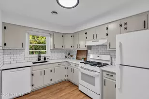 36 Cambridge Ct, Toms River Township, NJ 08757 - Photo 3