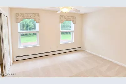 98 Murray Hill Terrace, Marlboro Township, NJ 07746 - Photo 11