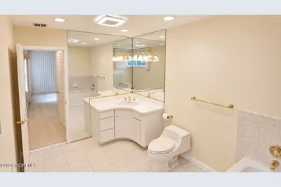 98 Murray Hill Terrace, Marlboro Township, NJ 07746 - Photo 15