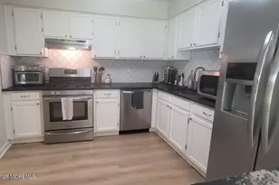 32 Redwood Dr, Eatontown, NJ 07724 - Photo 5