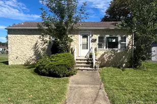 20 Avon St, Cliffwood, NJ 07721 - Photo 1