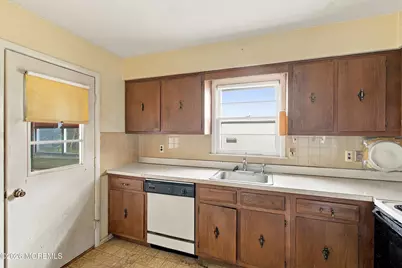 70 Brakenbury Drive, Toms River Township, NJ 08757 - Photo 7