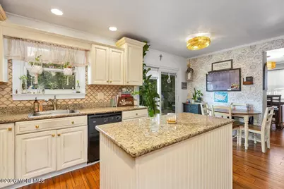 48 Cresci Boulevard, Hazlet Township, NJ 07730 - Photo 11