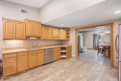 21 Winthrop Drive, Manalapan Township, NJ 07726 - Photo 5