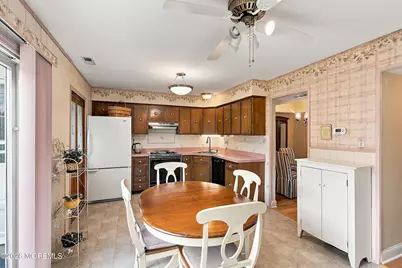 17 Kingsley Way, Freehold, NJ 07728 - Photo 13