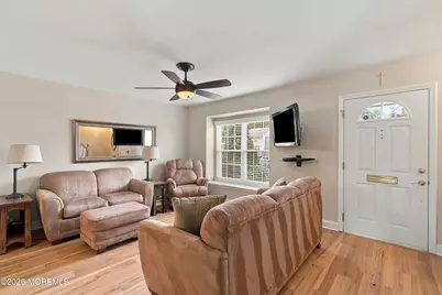 17 Kingsley Way, Freehold, NJ 07728 - Photo 5