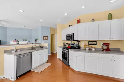 46 Baltusrol Drive, Manalapan Township, NJ 07726 - Photo 15