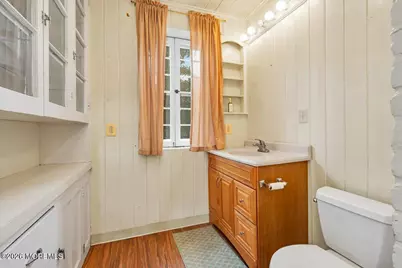27 E Garfield Avenue, Atlantic Highlands, NJ 07716 - Photo 21