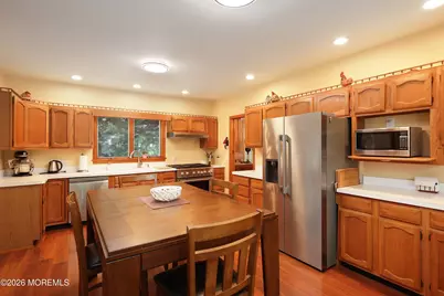 10 Broadway, Belford, NJ 07718 - Photo 11