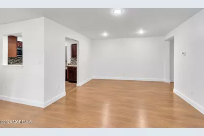 127 Evergreen Court, Freehold, NJ 07728 - Photo 7