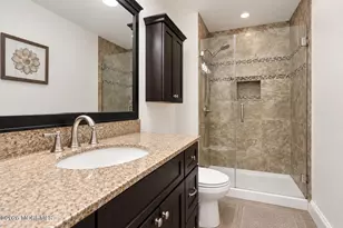 127 Evergreen Ct, Freehold, NJ 07728 - Photo 15