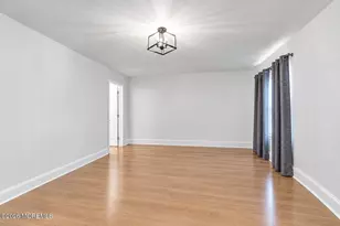 127 Evergreen Ct, Freehold, NJ 07728 - Photo 13