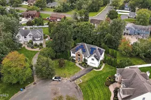 3 Crosby Ln, Middletown, NJ 07758 - Photo 5