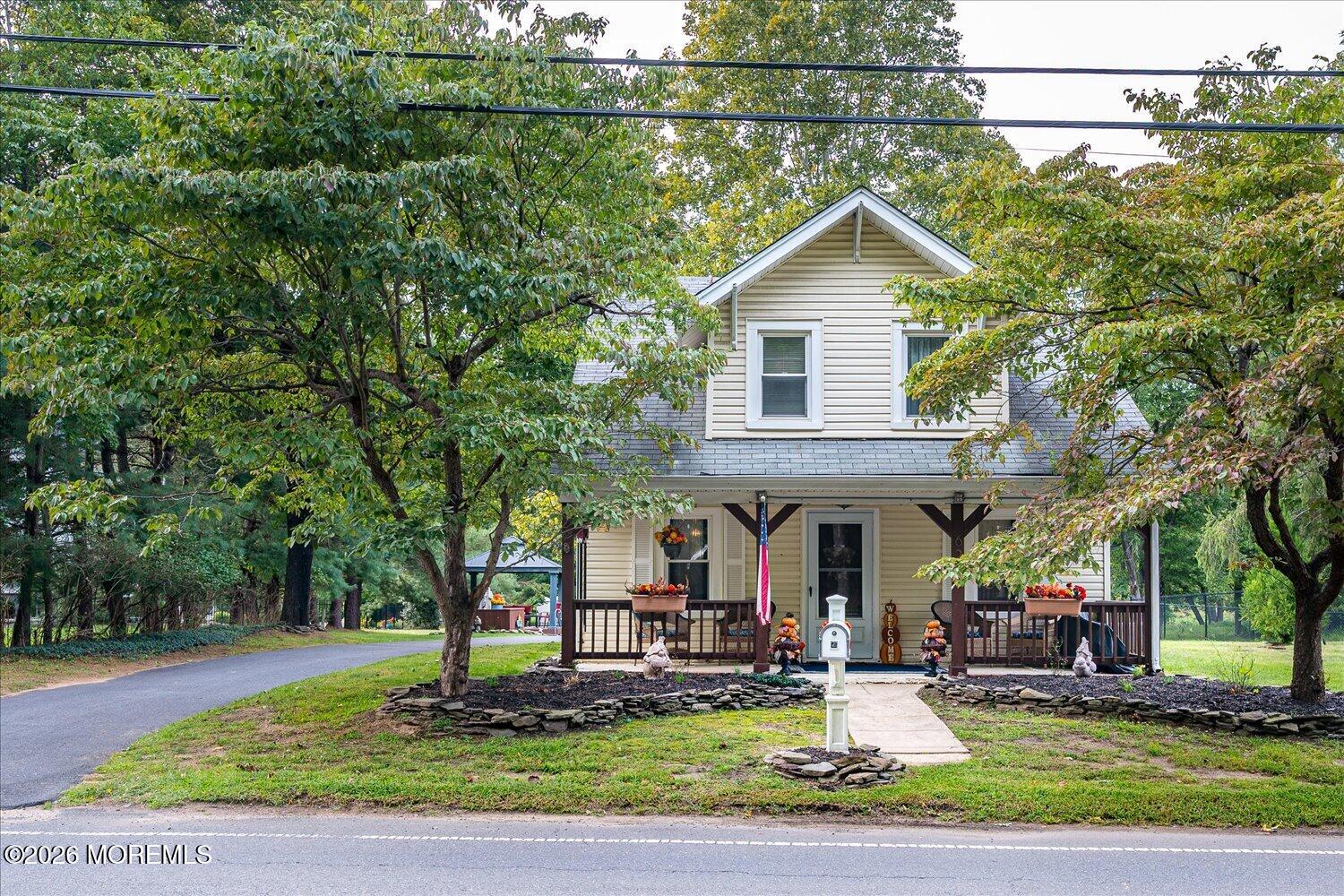 62 Taylors Mills Rd, Manalapan Township, NJ 07726 - MLS 22630772 ...