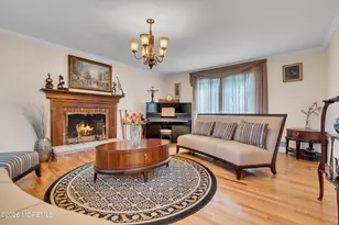 7 Mayflower Dr, Red Bank, NJ 07701 - Photo 11