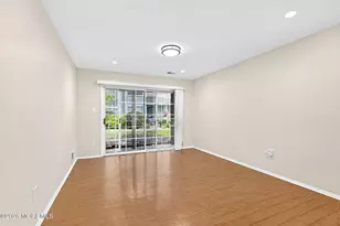407 Hampton Ct, Manalapan Township, NJ 07726 - Photo 3