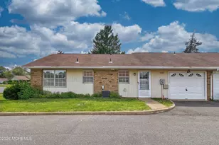 32D Yorkshire Ct, Manchester Township, NJ 08759 - Photo 3