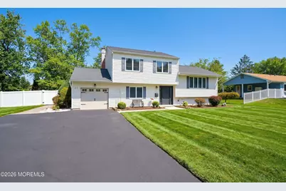 11 Stratford Drive, Manalapan Township, NJ 07726 - Photo 3