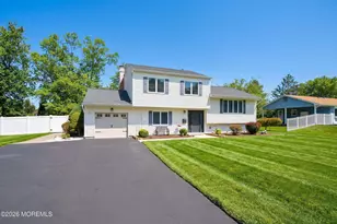 11 Stratford Dr, Manalapan Township, NJ 07726 - Photo 3