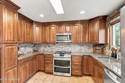 11 Stratford Drive, Manalapan Township, NJ 07726 - Photo 9