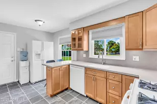 11 Pinewood Ave, West Long Branch, NJ 07764 - Photo 11