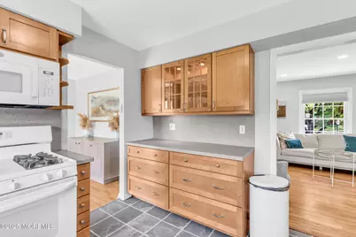 11 Pinewood Avenue, West Long Branch, NJ 07764 - Photo 9