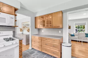 11 Pinewood Ave, West Long Branch, NJ 07764 - Photo 9