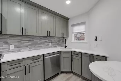 324 Oak Knoll Drive, Manalapan Township, NJ 07726 - Photo 5