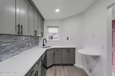 324 Oak Knoll Drive, Manalapan Township, NJ 07726 - Photo 3