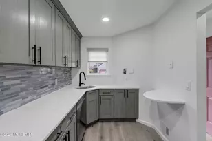 324 Oak Knoll Dr, Manalapan Township, NJ 07726 - Photo 3