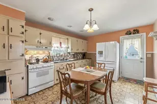371 Sweetbriar St, Keyport, NJ 07735 - Photo 9