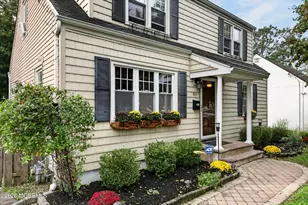 61 Alameda Ct, Shrewsbury, NJ 07702 - Photo 3