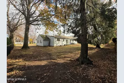 574 Hopping Road, Belford, NJ 07718 - Photo 9