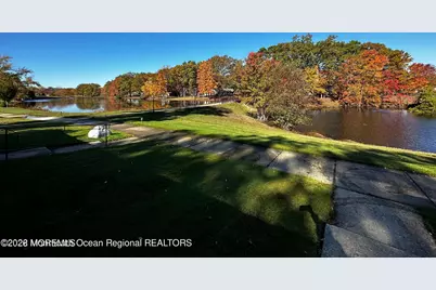 106 E Edinburgh Lane, Lakewood, NJ 08701 - Photo 9