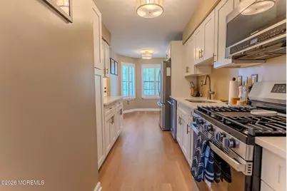 33 Farragut Square, Freehold, NJ 07728 - Photo 3