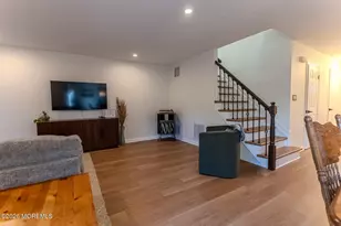 33 Farragut Square, Freehold, NJ 07728 - Photo 5