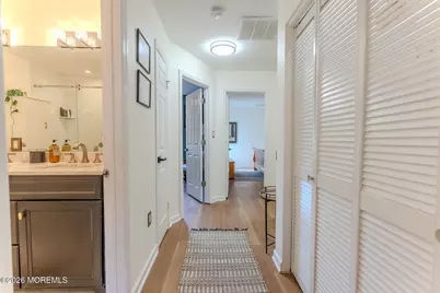 33 Farragut Square, Freehold, NJ 07728 - Photo 9