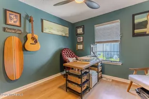 33 Farragut Square, Freehold, NJ 07728 - Photo 17