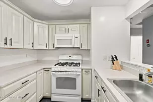 20 Gait Ct, Tinton Falls, NJ 07753 - Photo 11