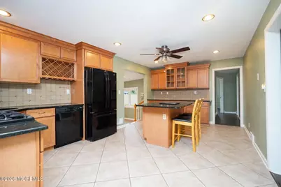 6 Lind Drive, Middletown, NJ 07748 - Photo 5