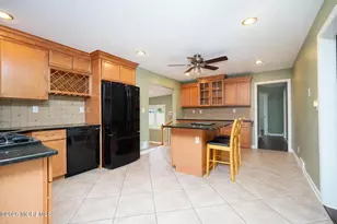 6 Lind Dr, Middletown, NJ 07748 - Photo 5