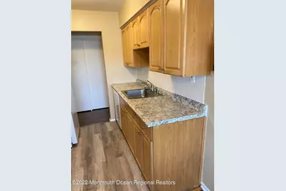 35 Manchester Court #B, Freehold, NJ 07728 - Photo 7