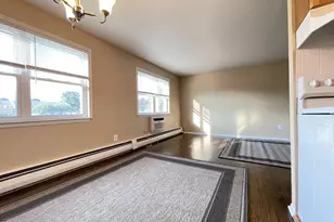 35 Manchester Ct, Freehold, NJ 07728 - Photo 9